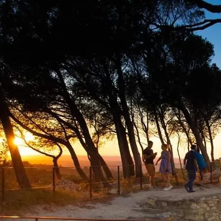 Location En Provence Affittacamere *